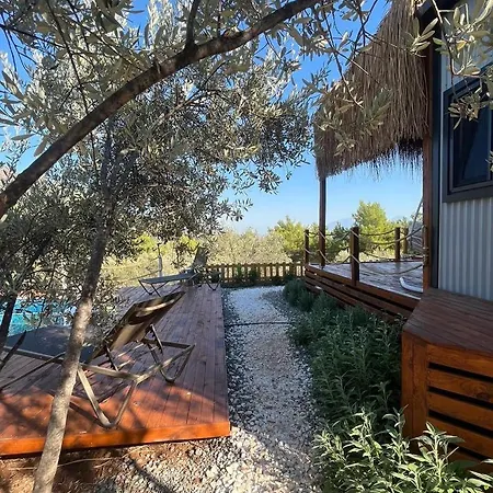 Lovin Goecek Tiny House Butterfly 샬레